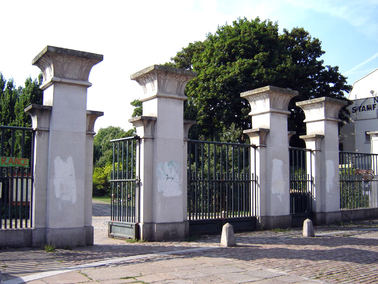Abney Park Cemetery East Gate, Stoke Newington